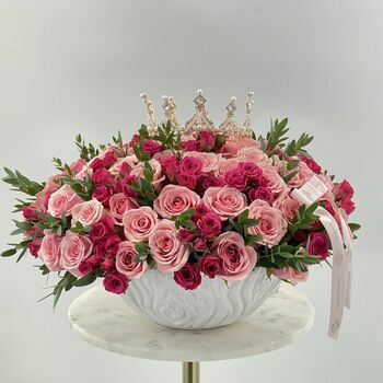 Shiny Vase with the Crown V