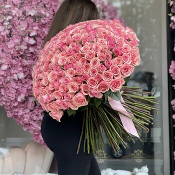Bouquet Of 200 FRESH ROSES V
