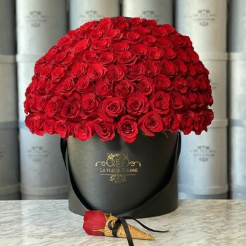 Signature 100 Roses In Black Box V