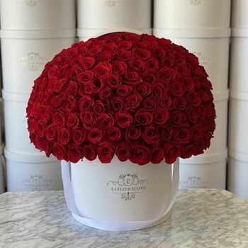 150 red roses