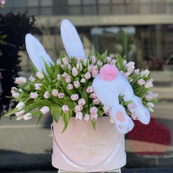 Rabbit in the middle of masterpiece