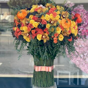 Autumn bouquet with pumpkins